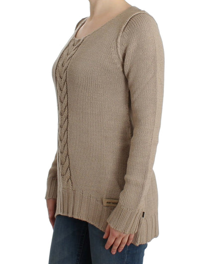 Elegante suéter de punto beige con cuello redondo