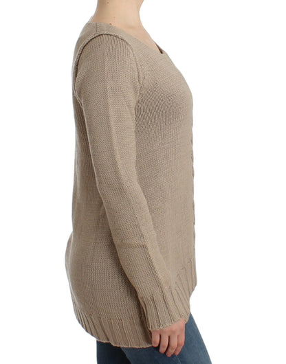 Elegante suéter de punto beige con cuello redondo