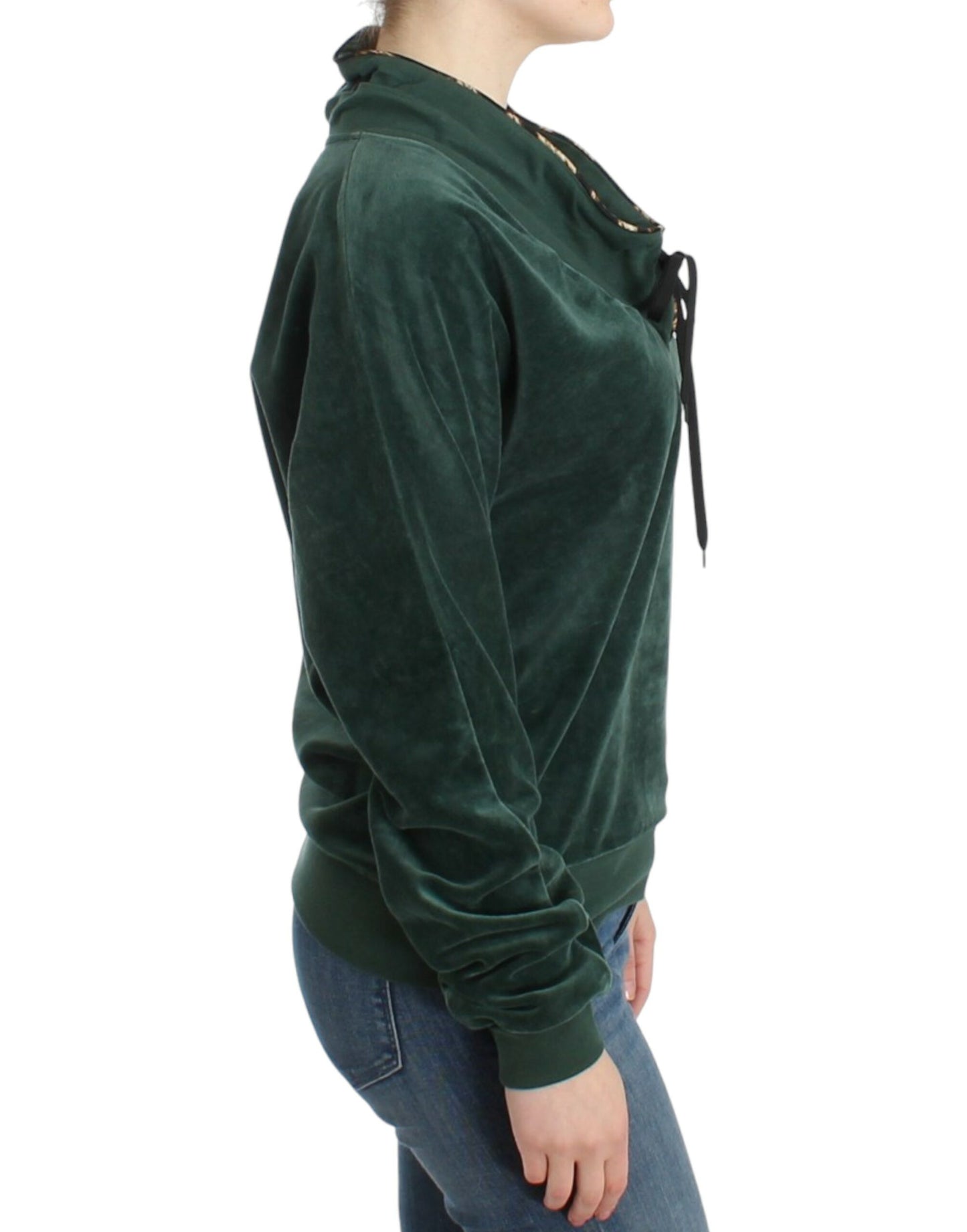 Elegante suéter verde con detalle de diamantes de imitación