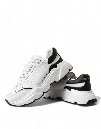 Elegantes zapatillas Daymaster de piel en blanco y negro