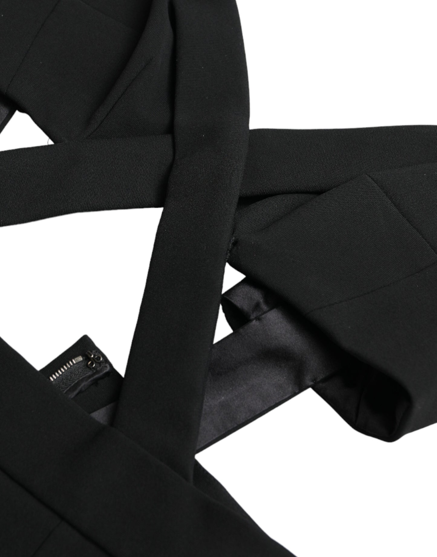Glamoroso vestido negro ajustado midi