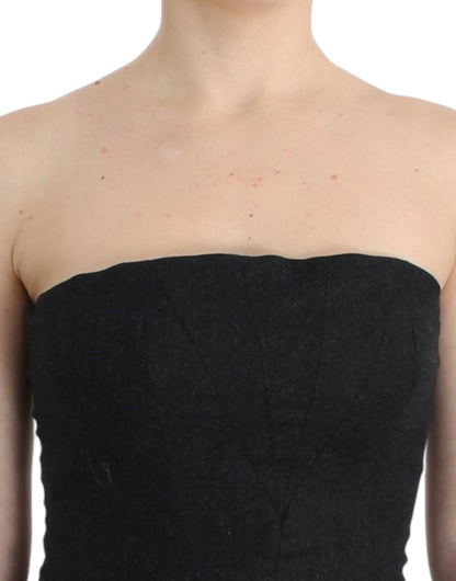 Elegante vestido gris sin tirantes con detalles dorados