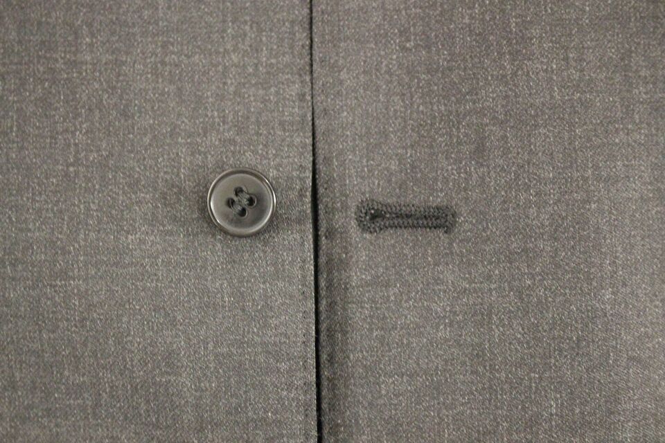Elegante chaleco formal de lana gris