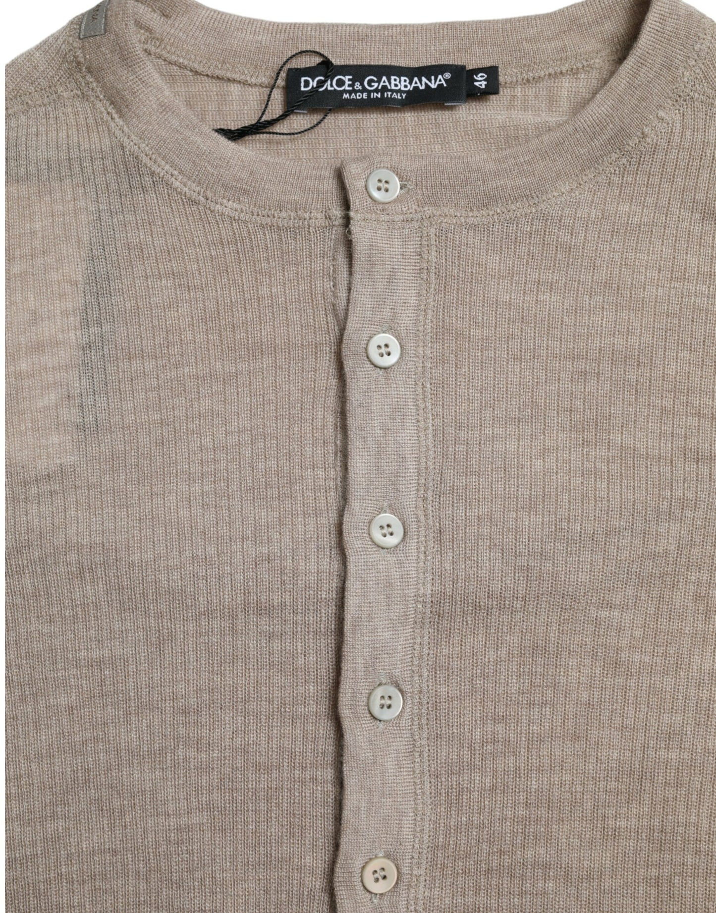 Elegante suéter de cachemira Henley beige