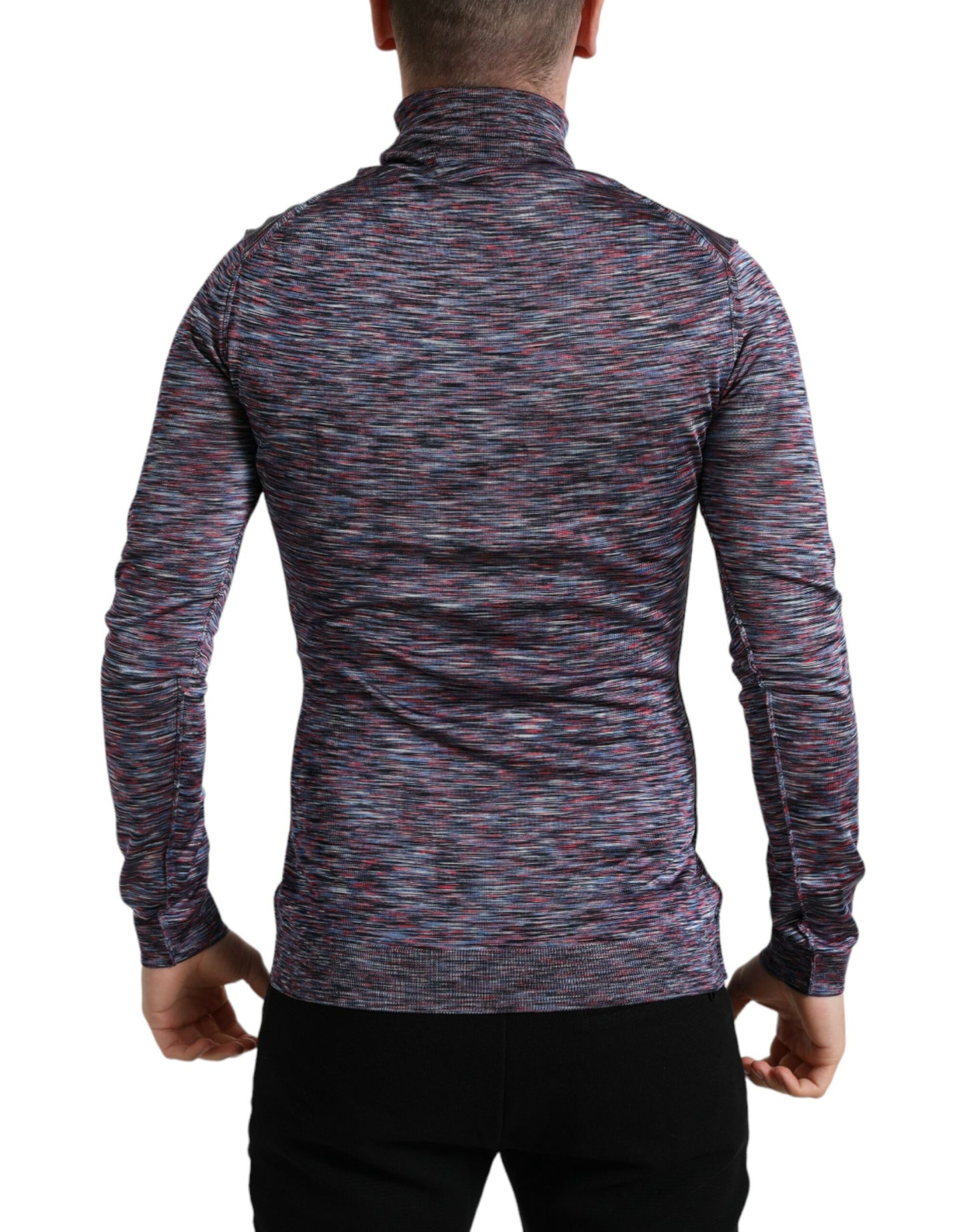 Elegante suéter de cuello alto en azul y morado