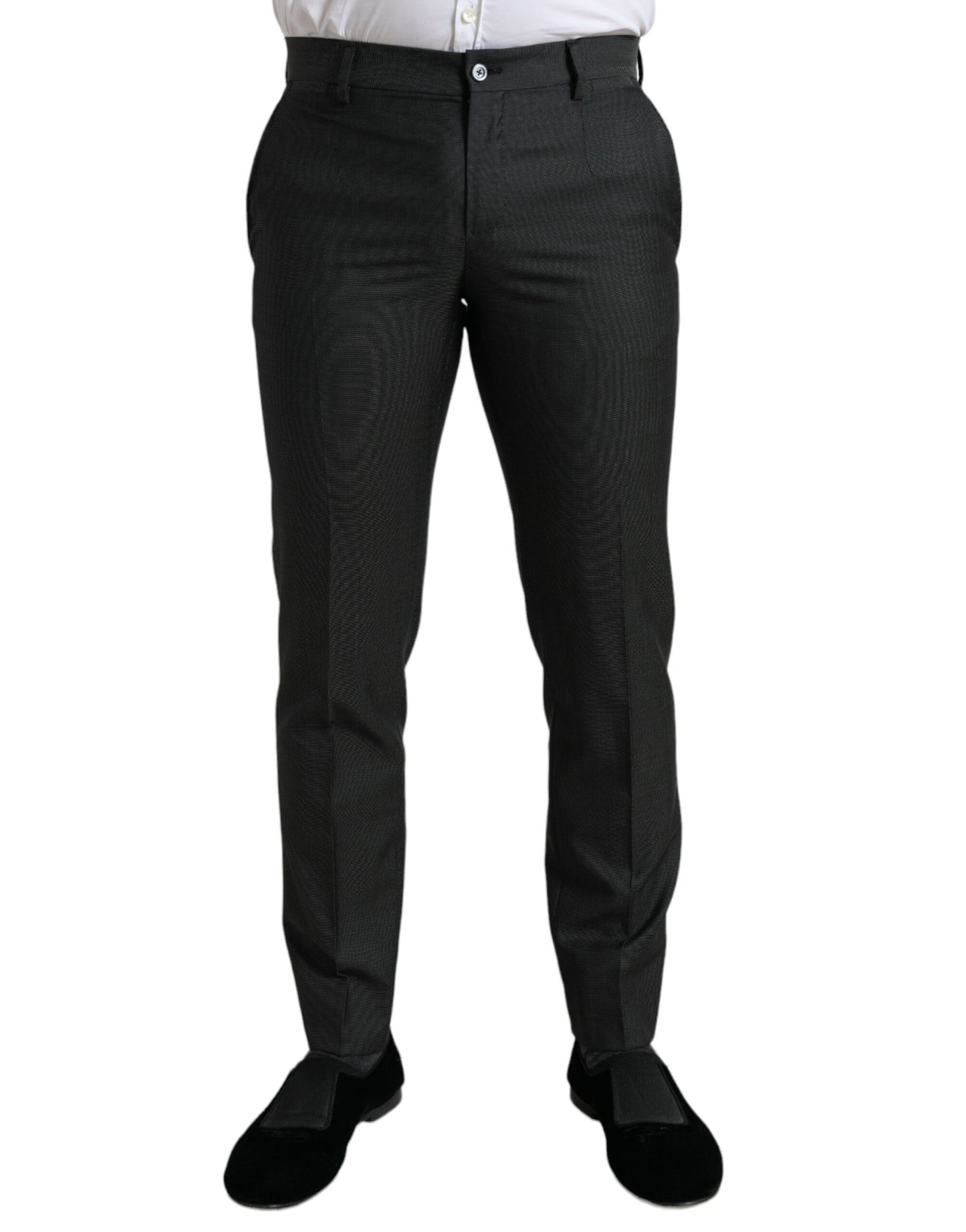 Elegantes pantalones de vestir ajustados en gris oscuro