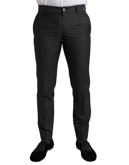 Elegantes pantalones de vestir ajustados en gris oscuro