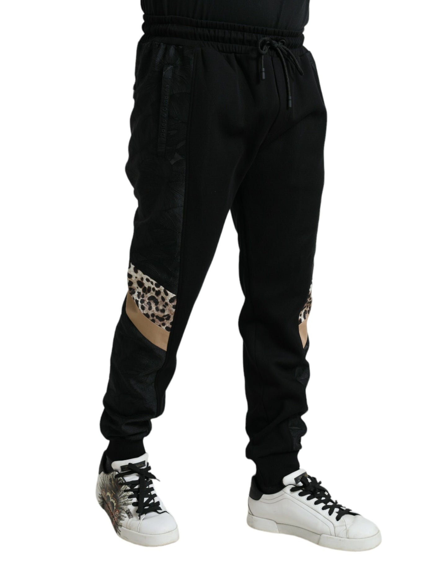 Elegantes pantalones deportivos de leopardo negros