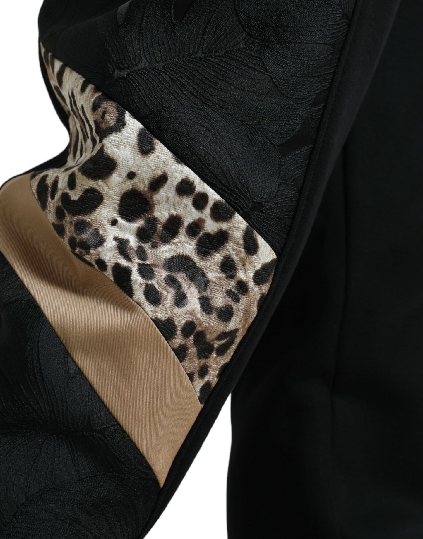 Elegantes pantalones deportivos de leopardo negros