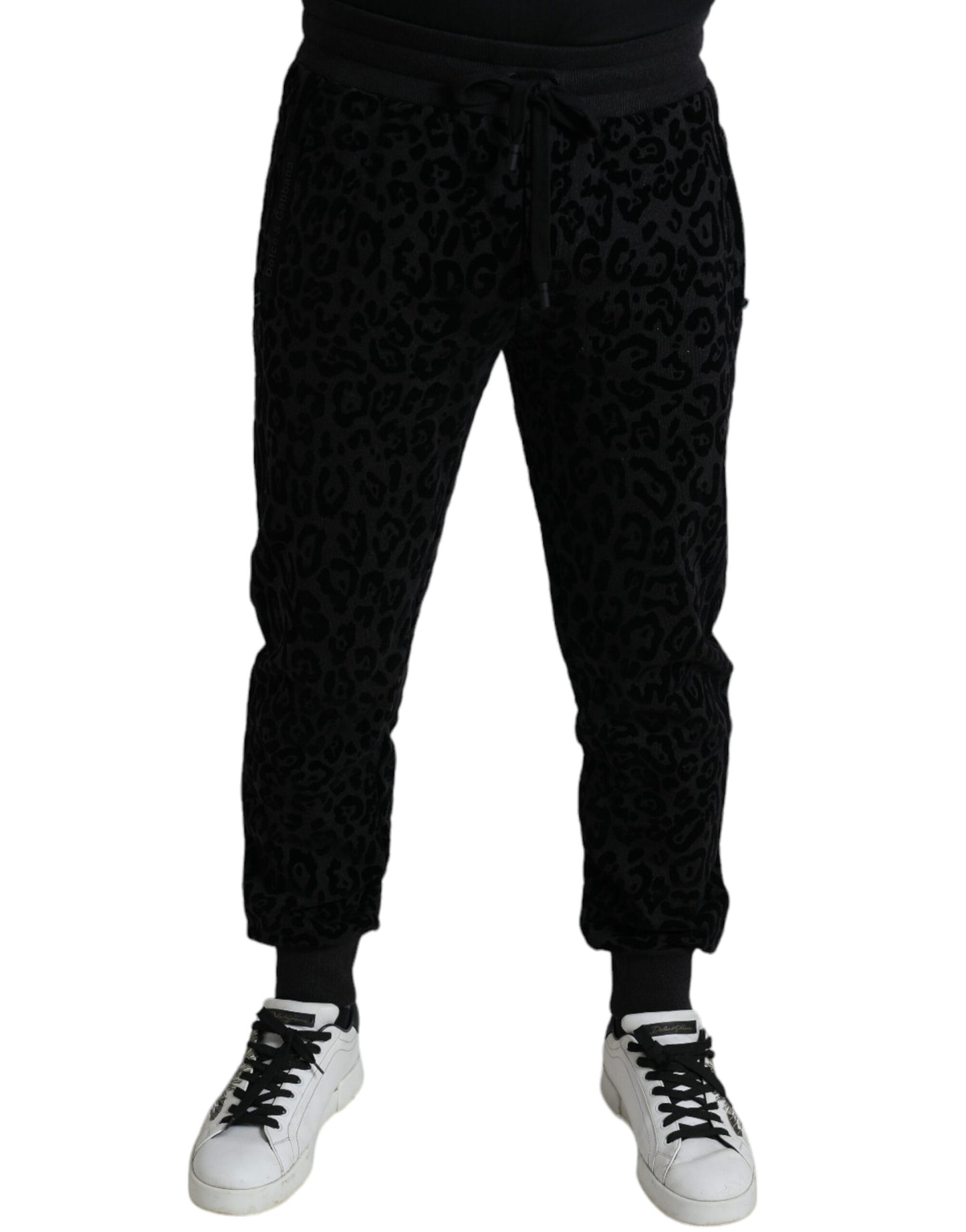 Elegantes joggers de leopardo para hombre