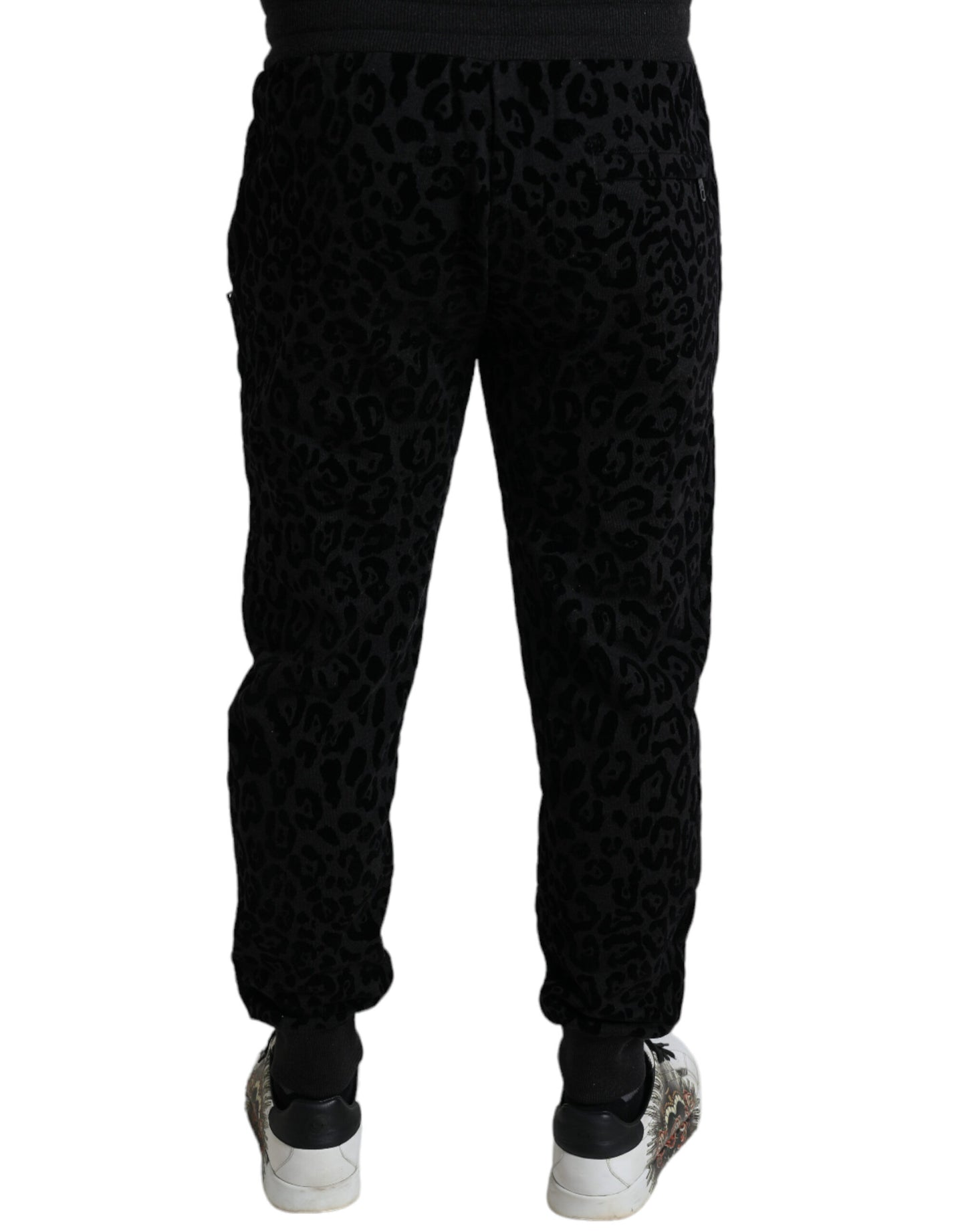 Elegantes joggers de leopardo para hombre