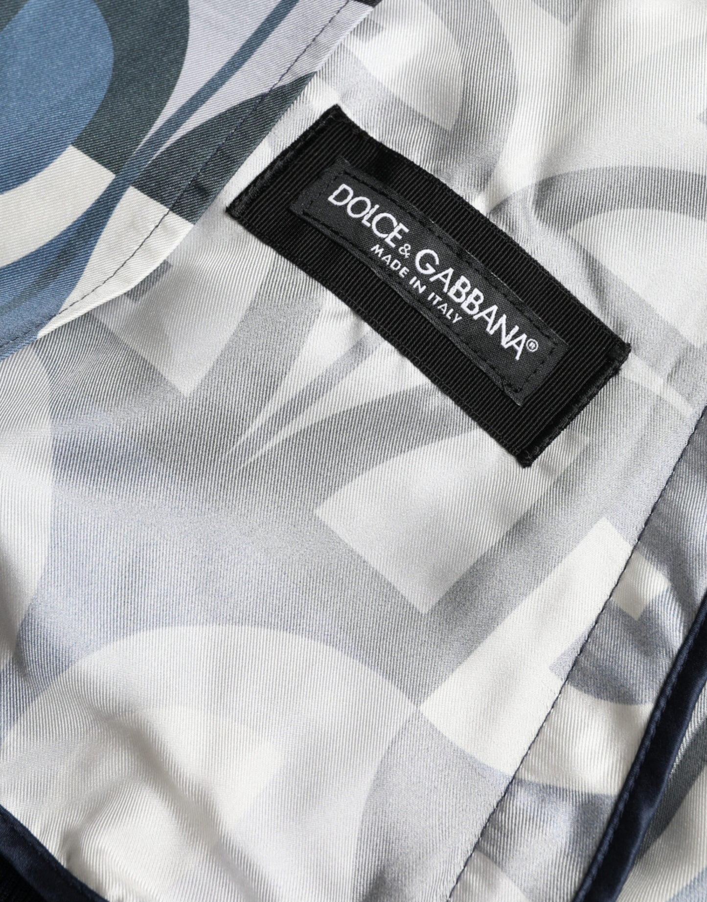 Chaqueta bomber de seda multicolor: elegancia clásica