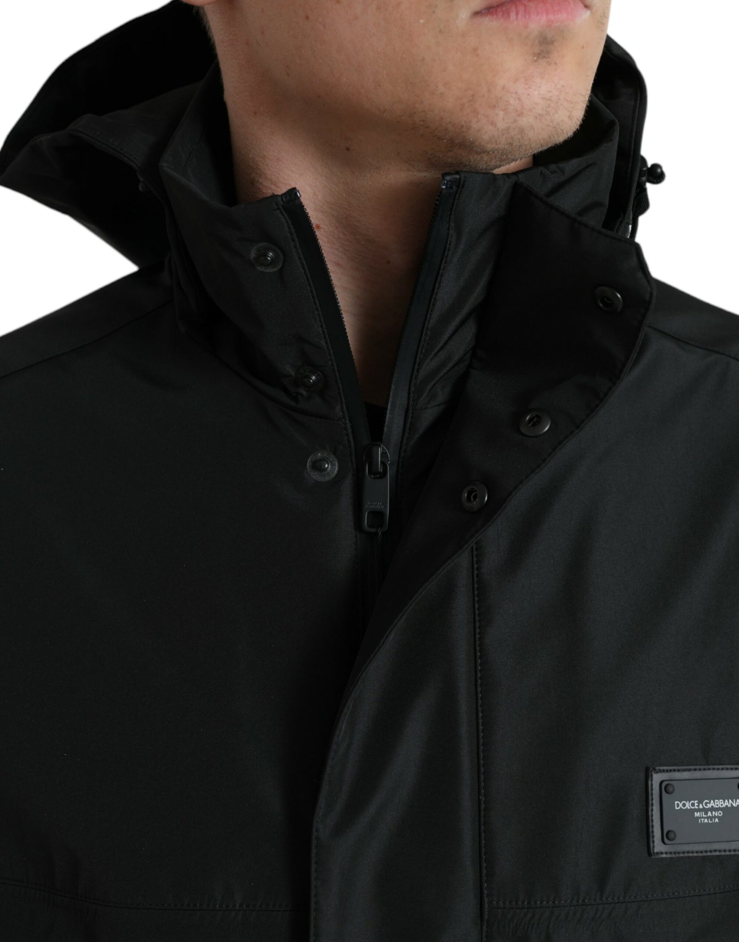 Chaqueta cortavientos negra elegante