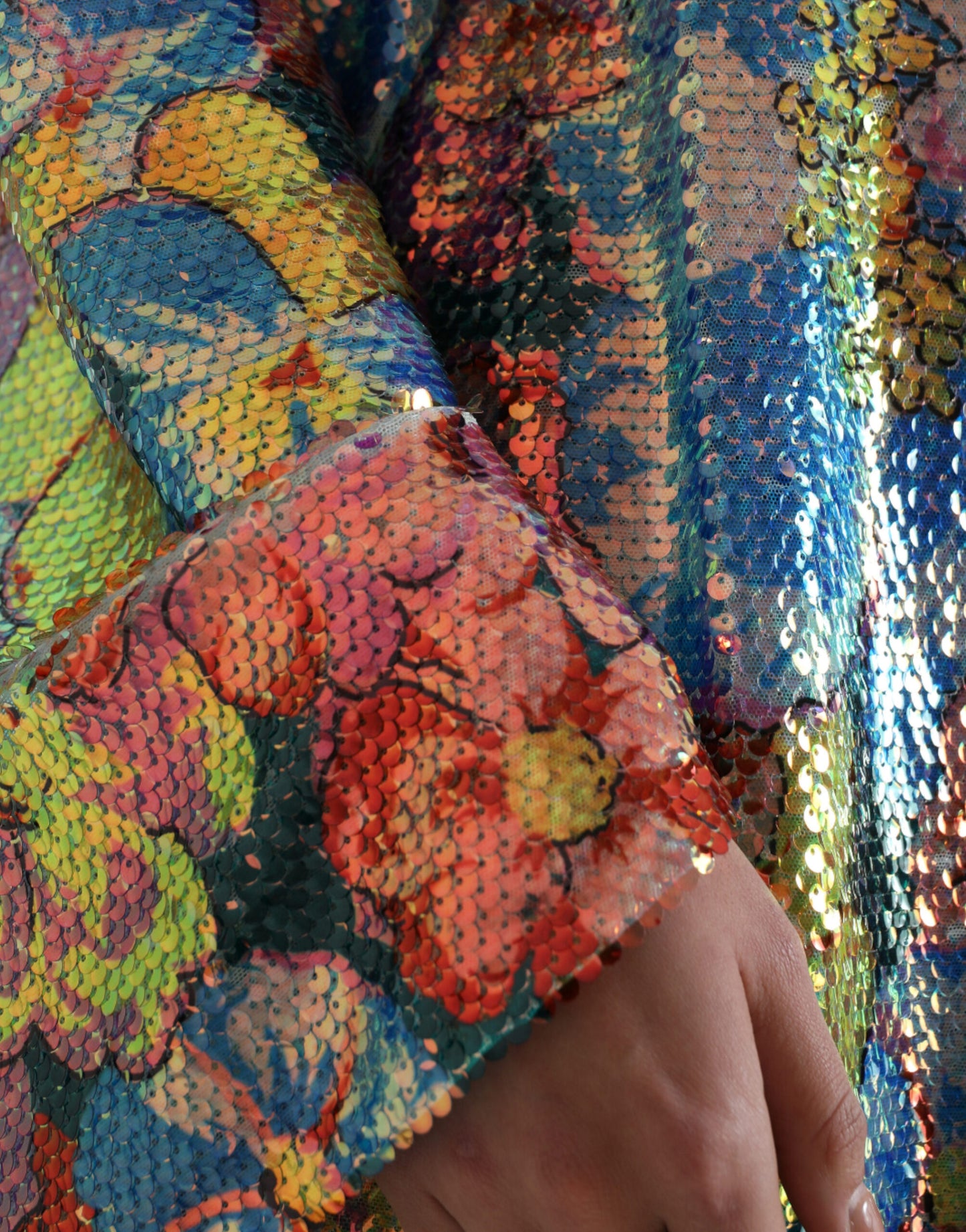 Elegante minivestido floral con lentejuelas