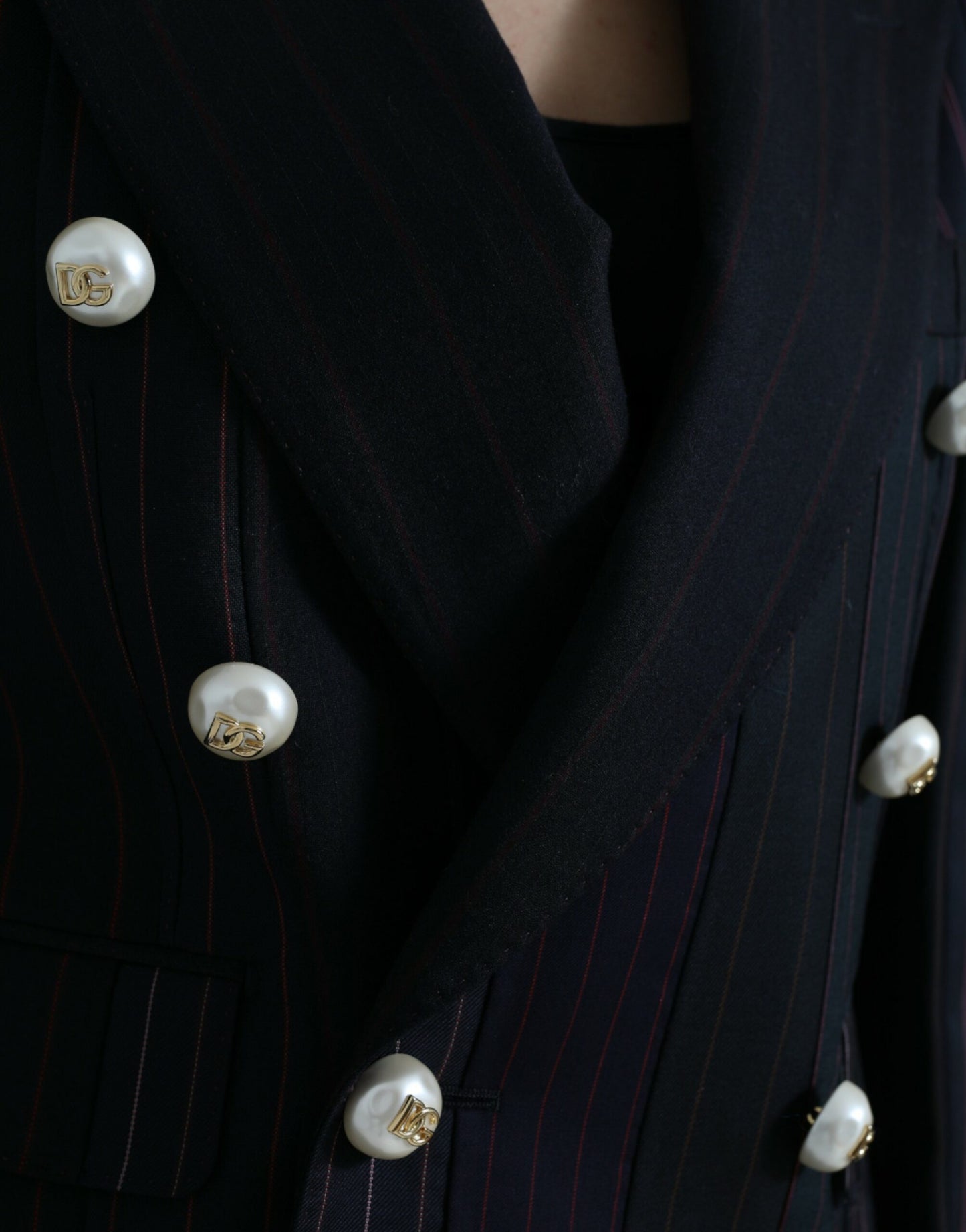 Elegante blazer de lana cruzado a rayas