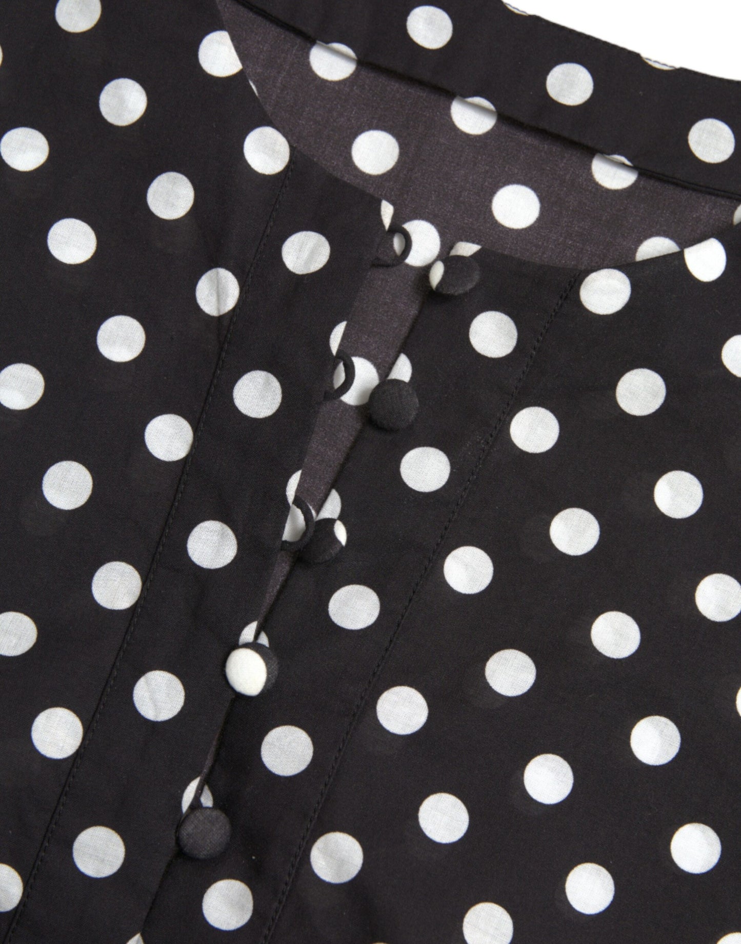 Elegante minivestido recto de lunares