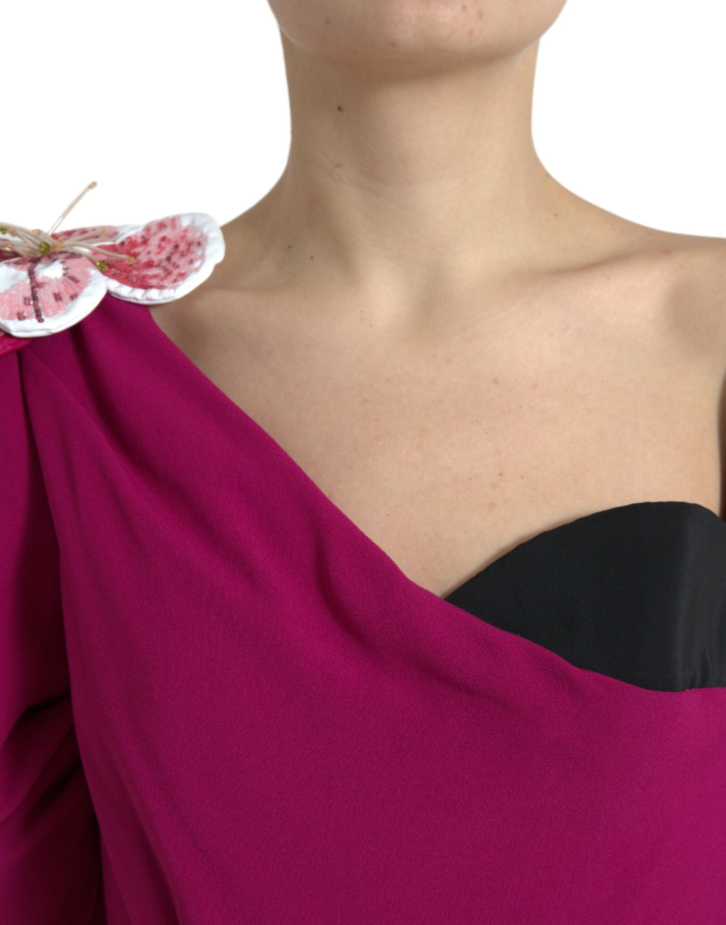 Elegante vestido midi de seda morada