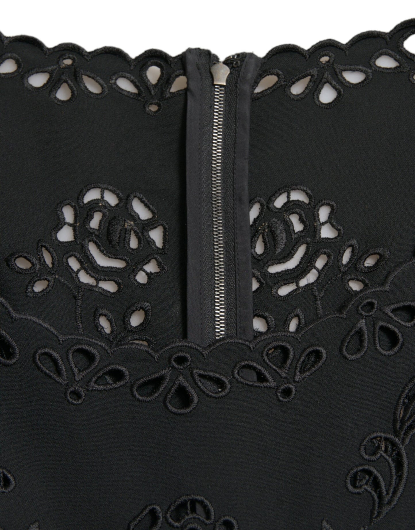 Vestido midi ajustado de encaje floral negro