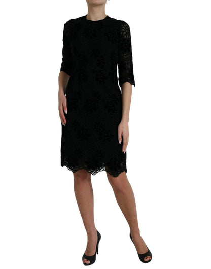 Elegante vestido tubo de encaje floral