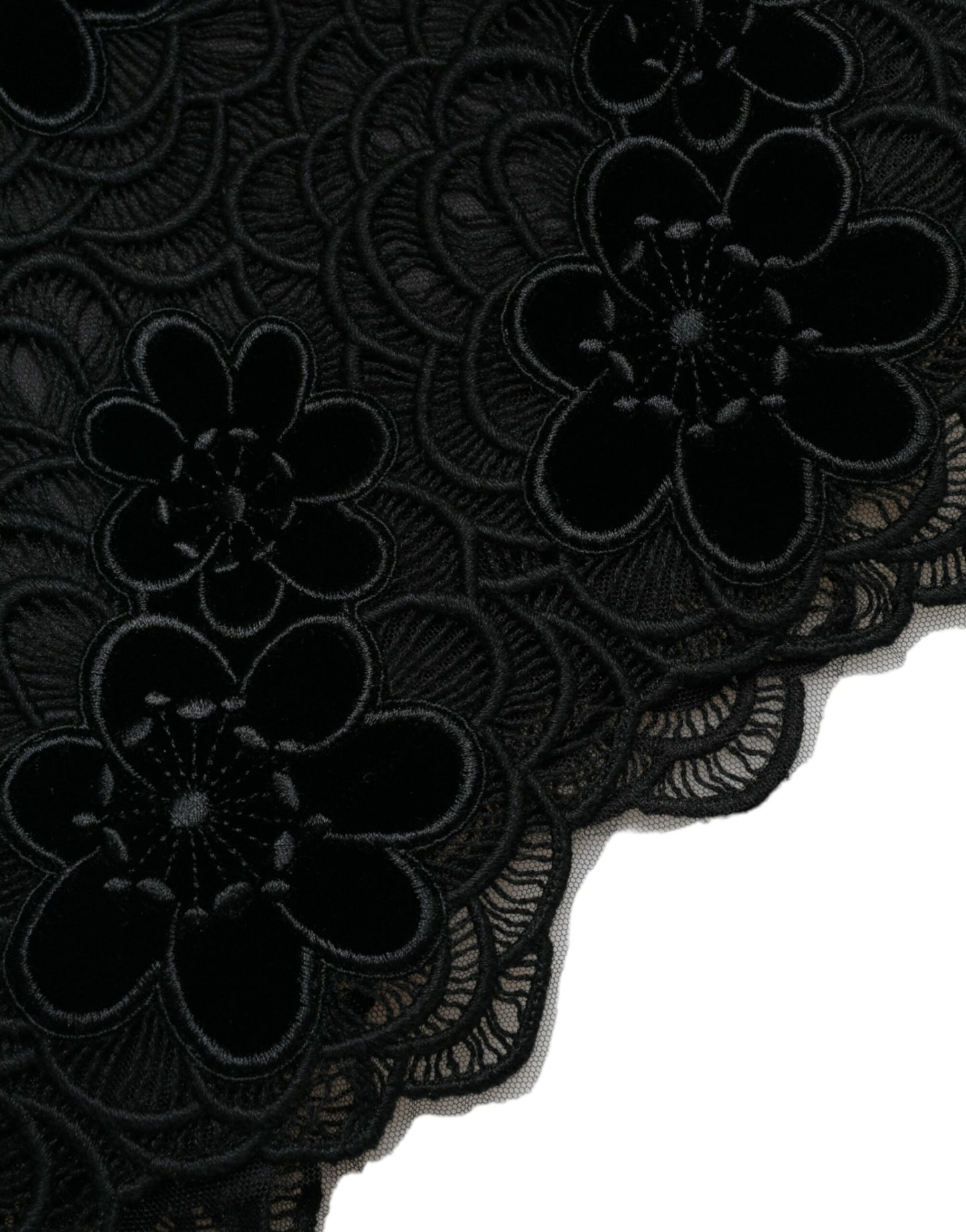 Elegante vestido tubo de encaje floral
