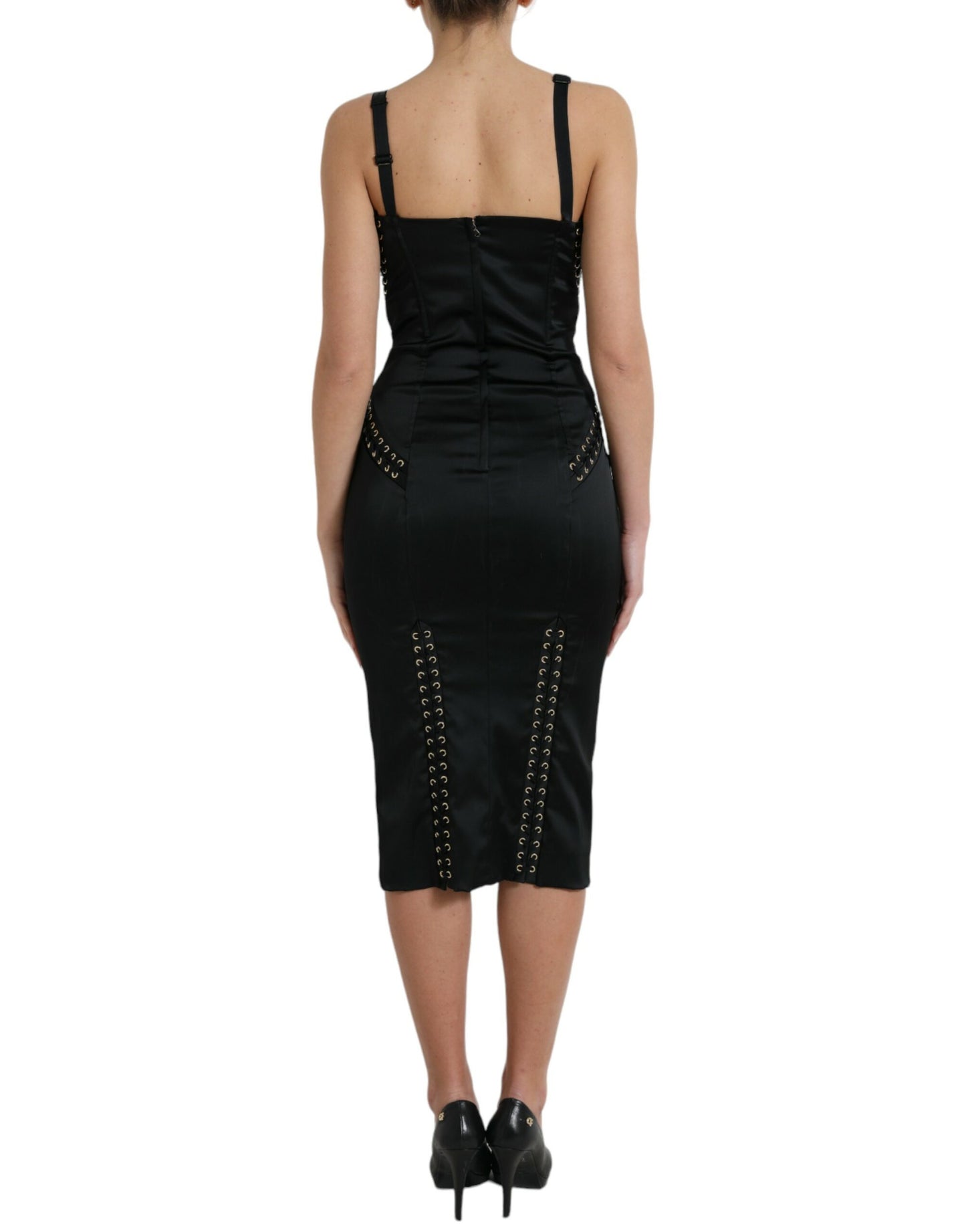 Elegante vestido midi ajustado negro con cordones