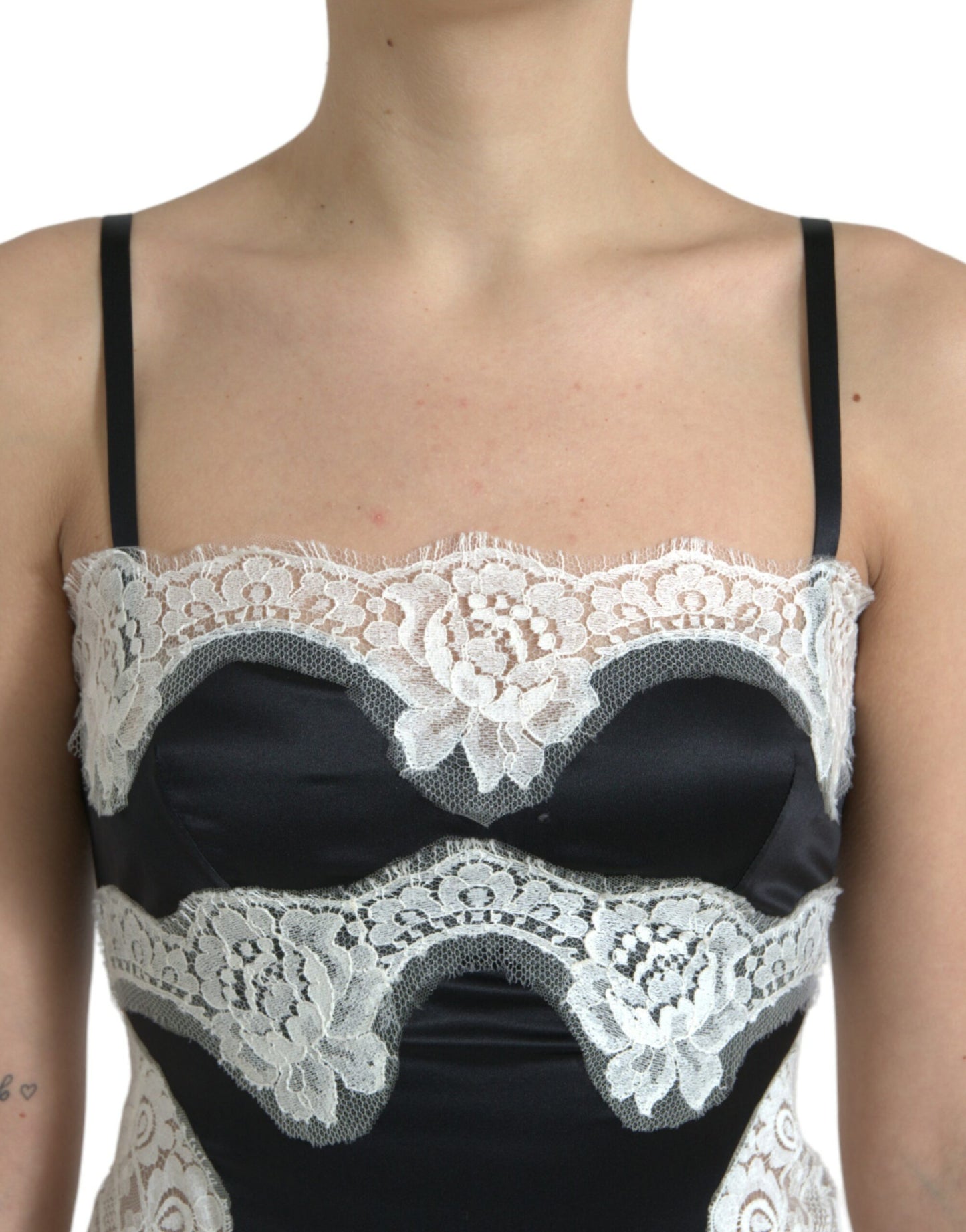 Elegante vestido de encaje de línea A en mezcla de seda