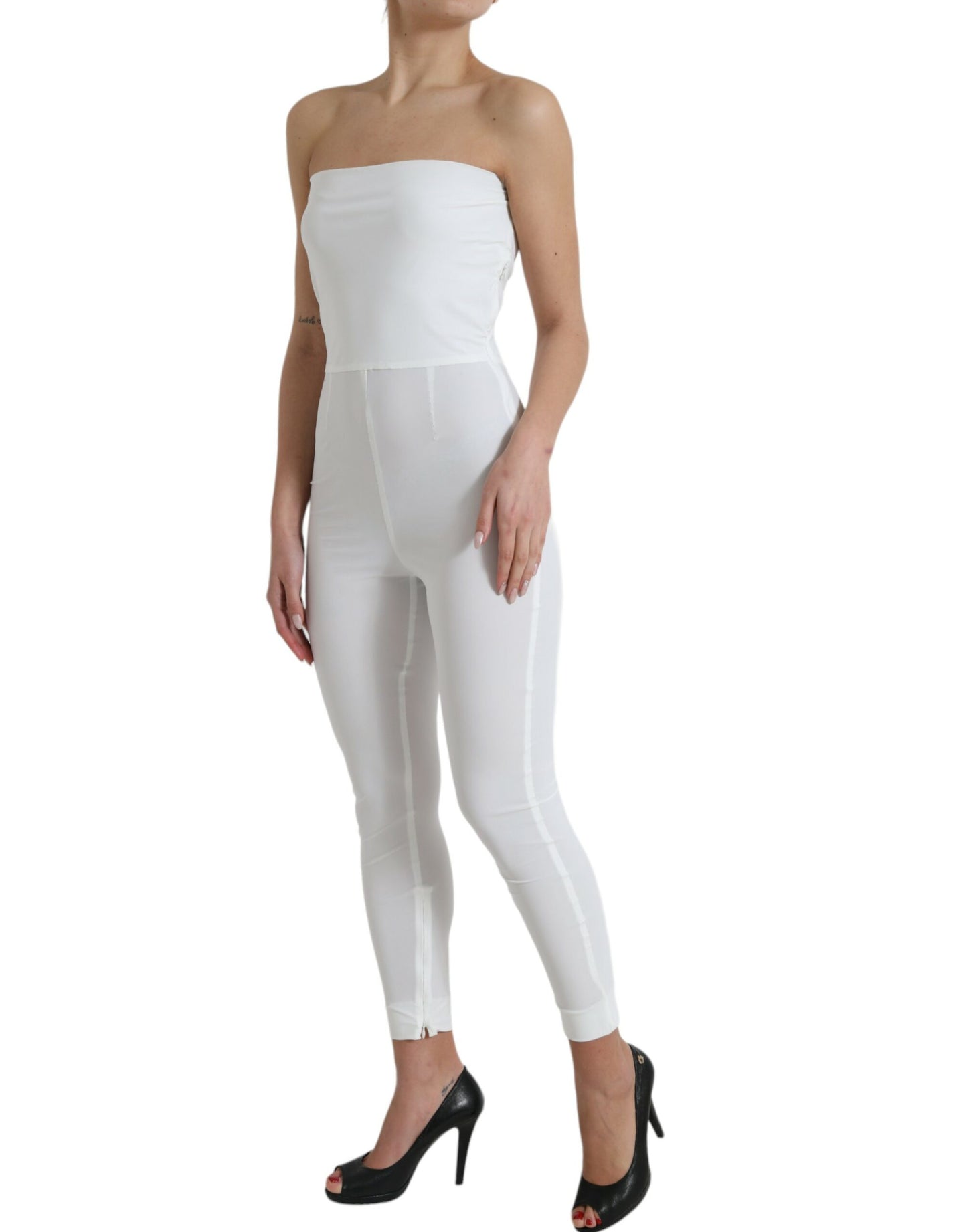 Elegante vestido blanco sin tirantes tipo mono