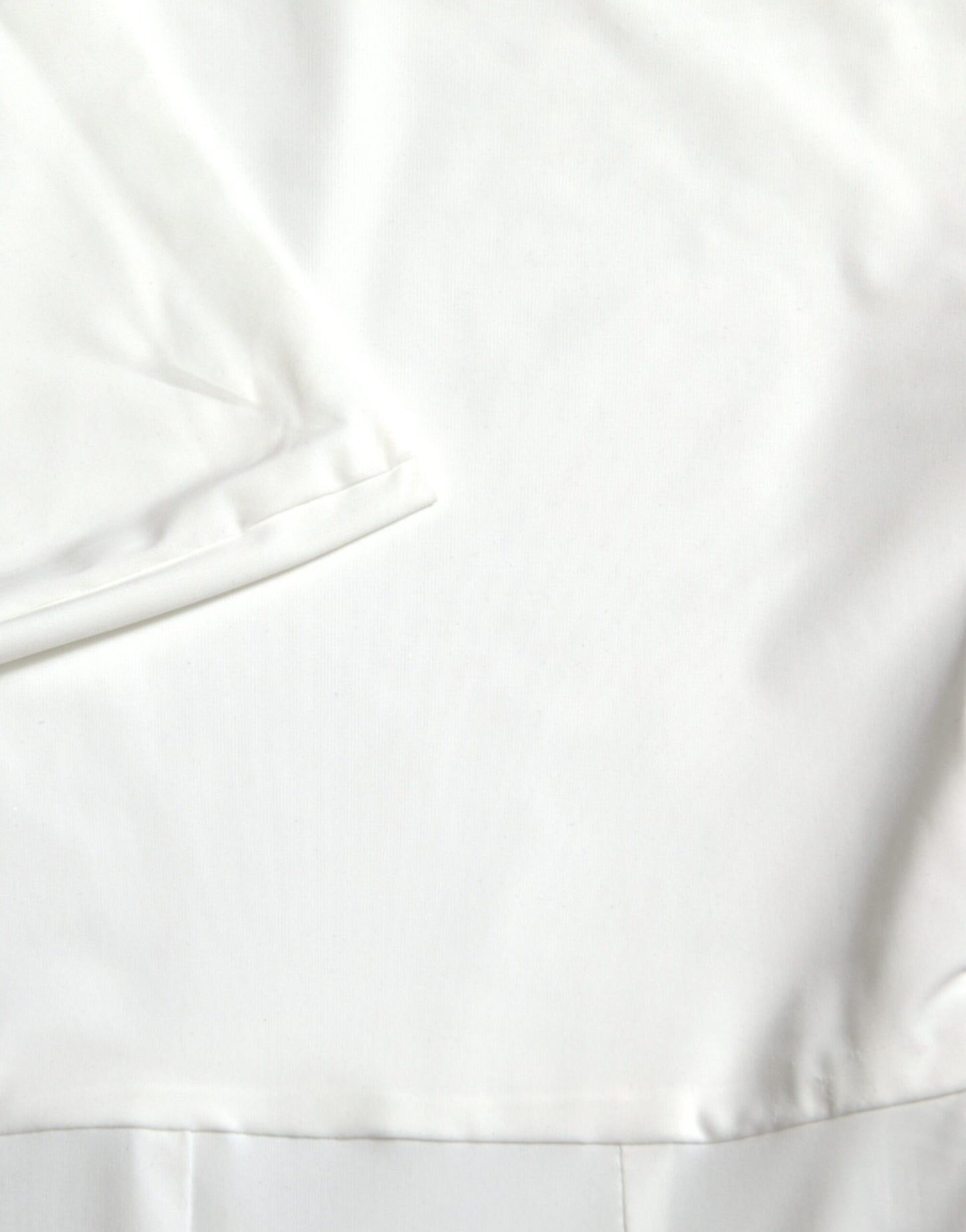 Elegante vestido blanco sin tirantes tipo mono