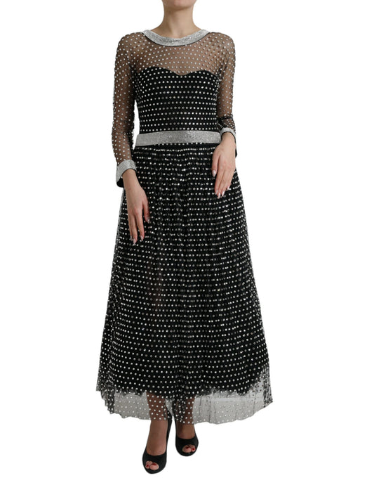 Elegante vestido largo negro adornado con cristales