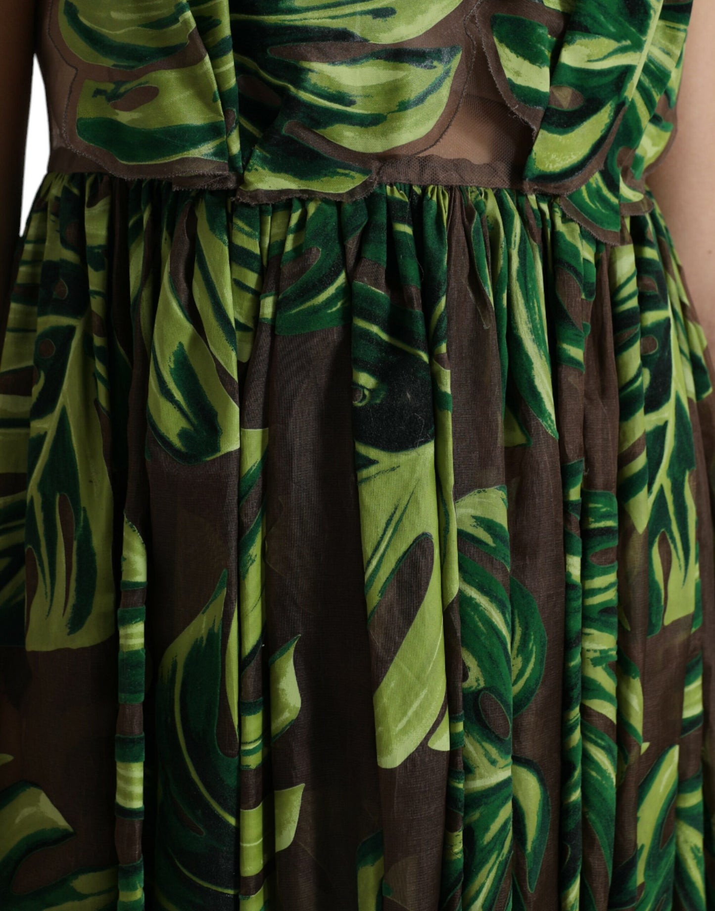 Elegante vestido de mezcla de seda sin mangas con corte en A