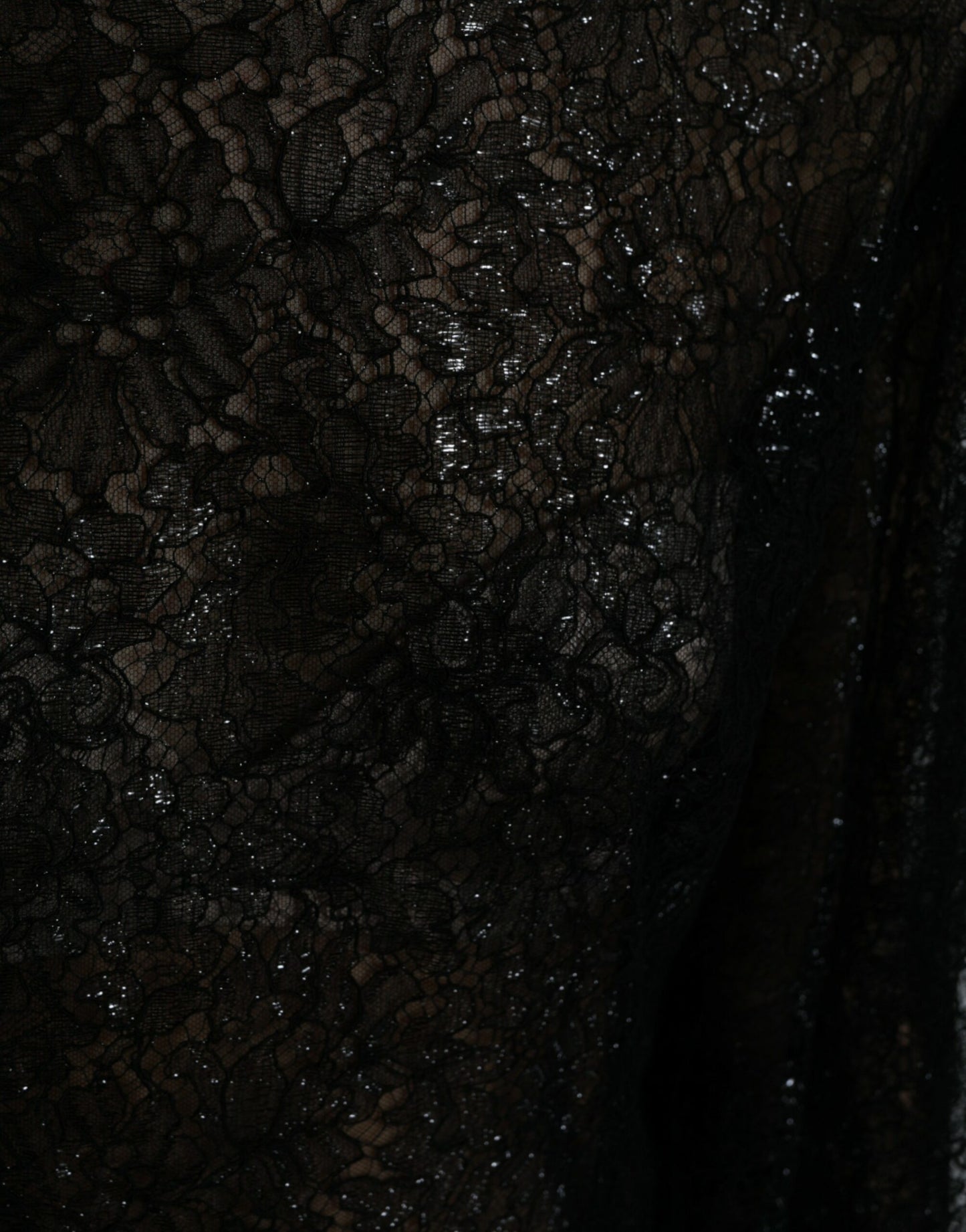 Elegante vestido midi de encaje floral