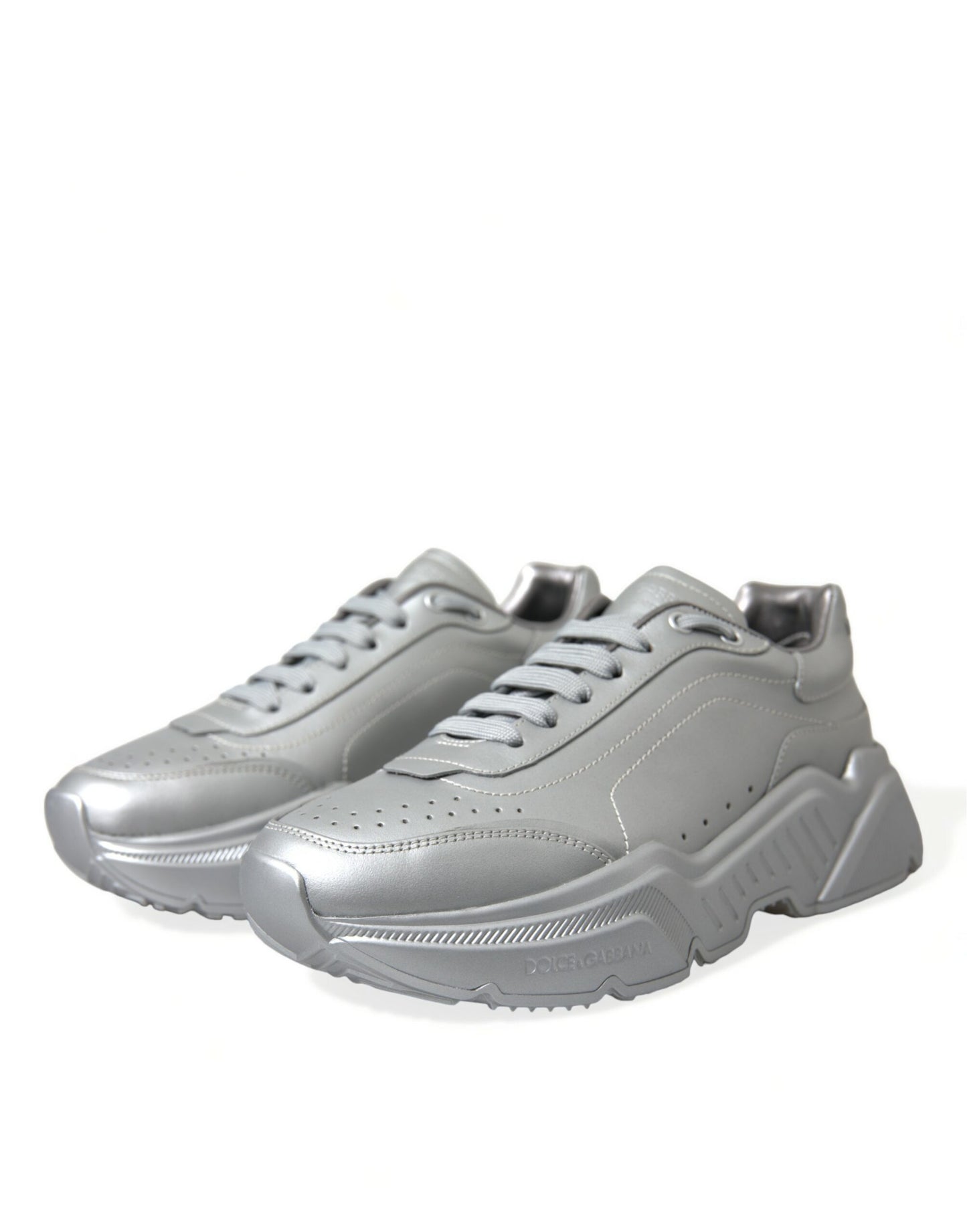 Elegantes zapatillas deportivas de piel de becerro plateada