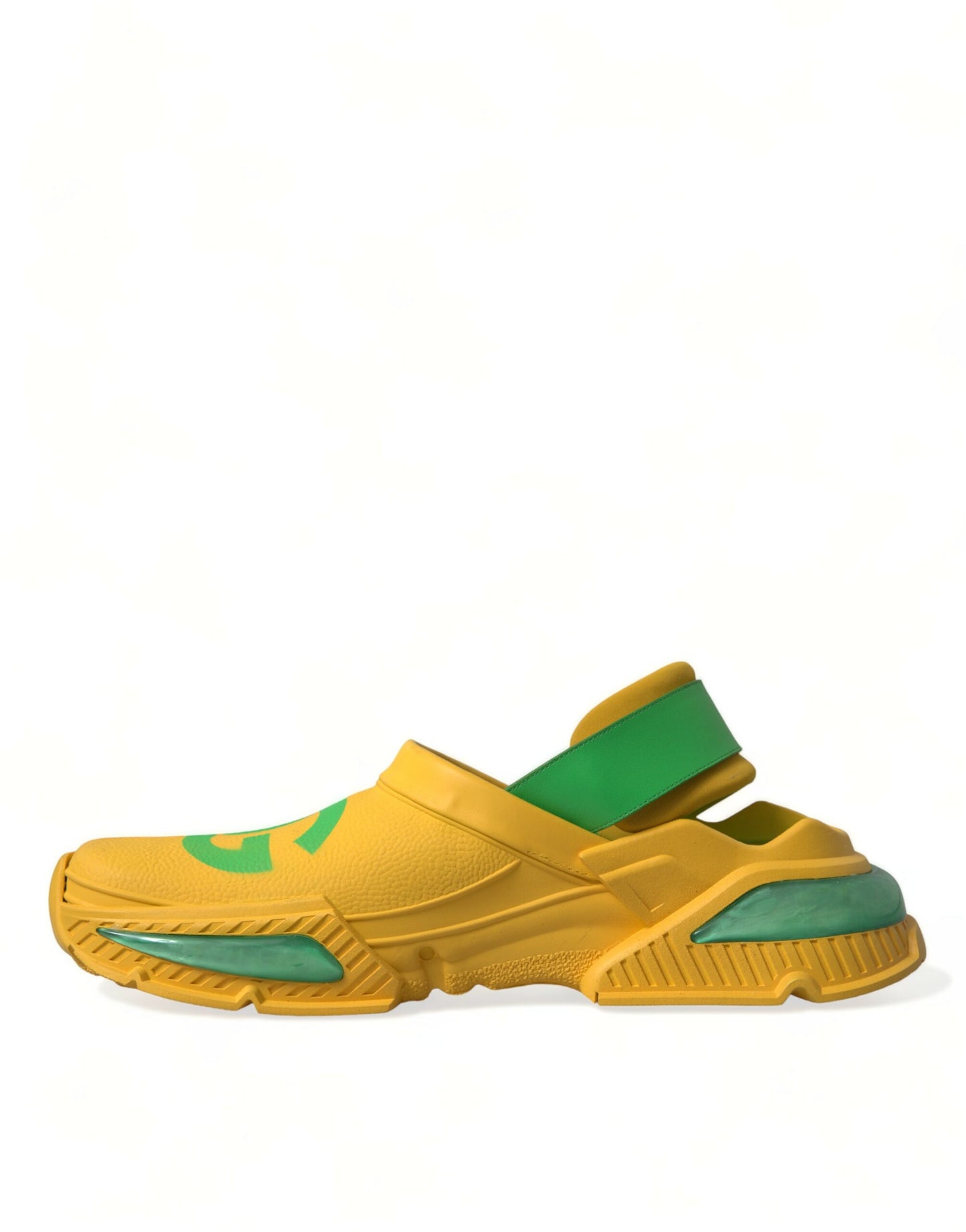 Zuecos de goma elegantes en colores vibrantes