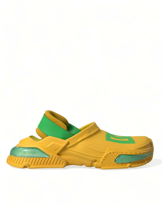 Zuecos de goma elegantes en colores vibrantes