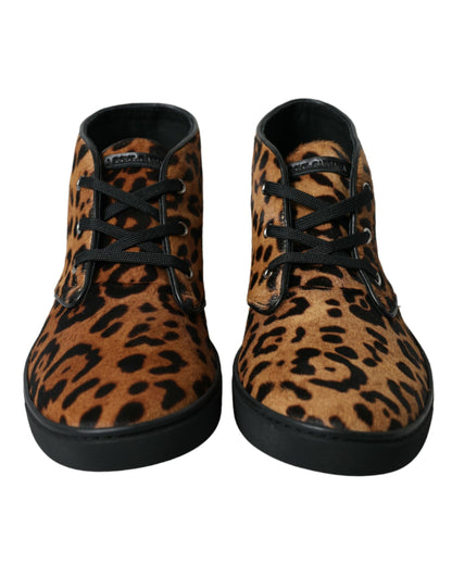 Elegantes zapatillas de caña media con estampado de leopardo