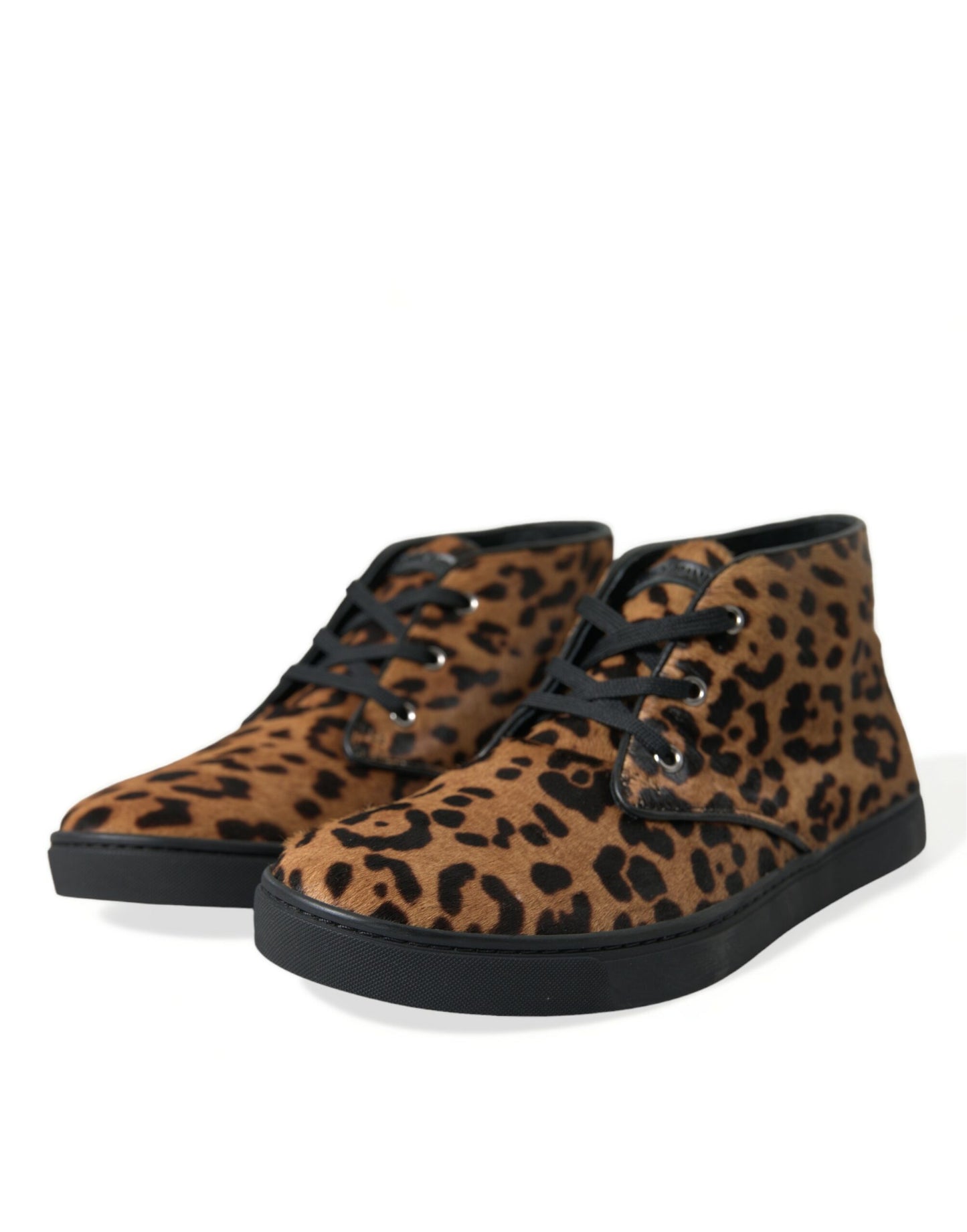 Elegantes zapatillas de caña media con estampado de leopardo