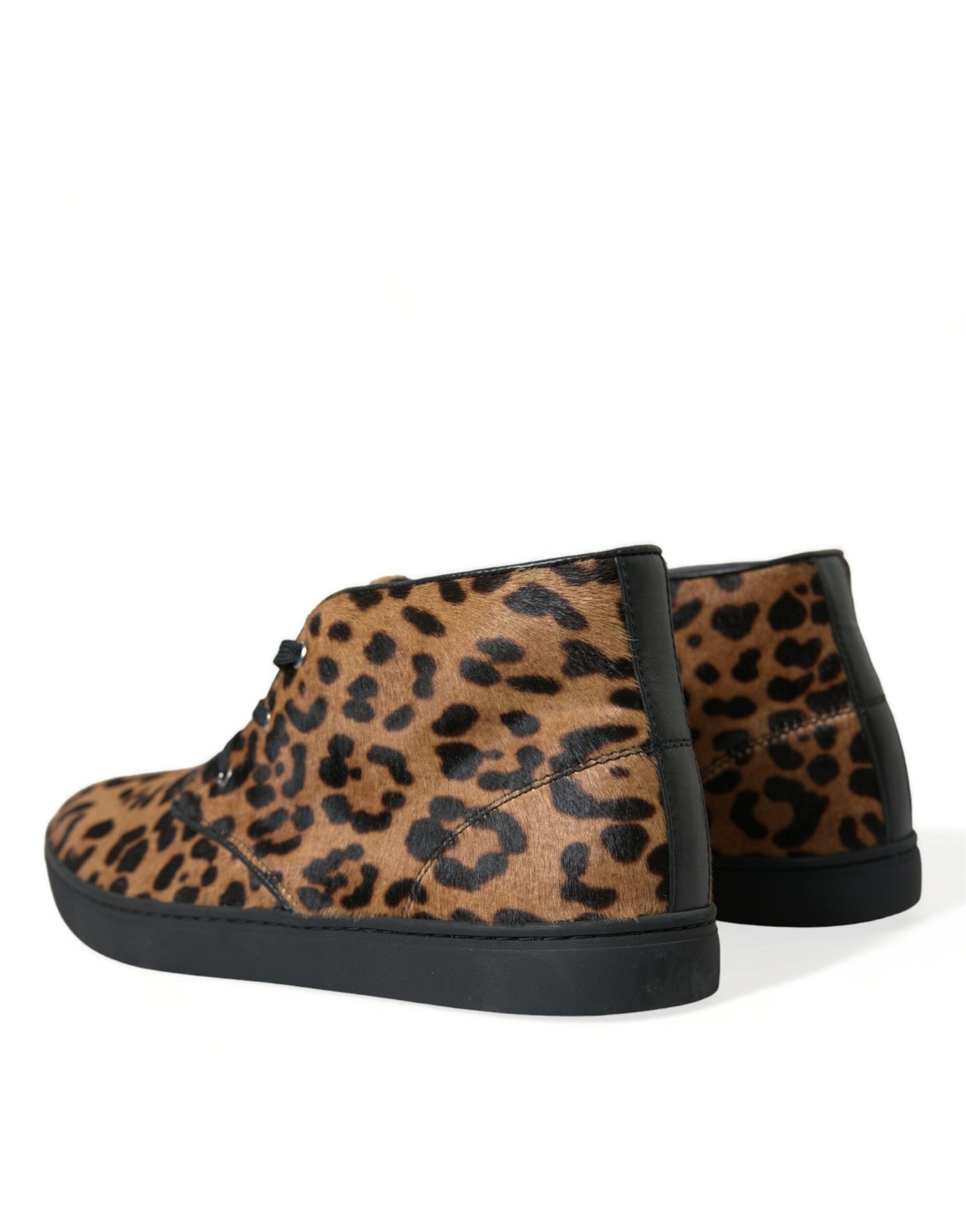 Elegantes zapatillas de caña media con estampado de leopardo