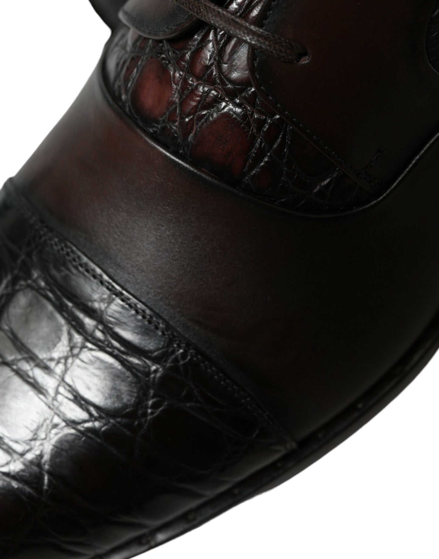 Elegantes zapatos de vestir Derby formales marrones
