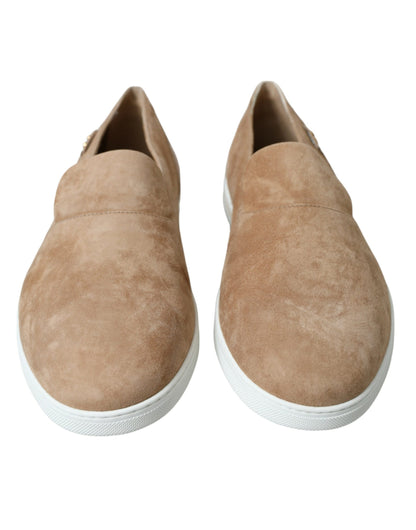 Elegantes mocasines de piel beige