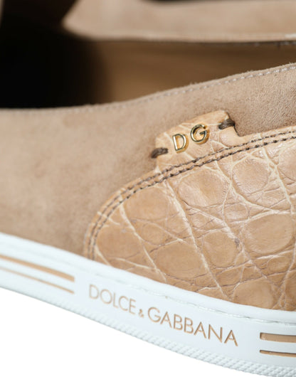 Elegantes mocasines de piel beige