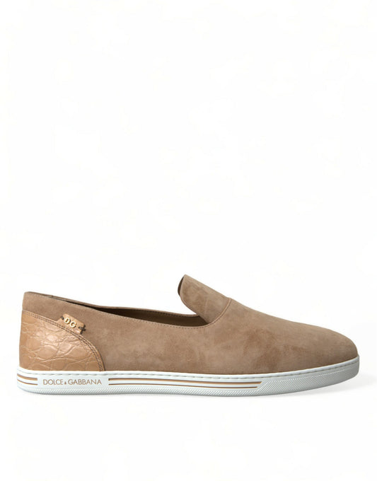 Elegantes mocasines de piel beige