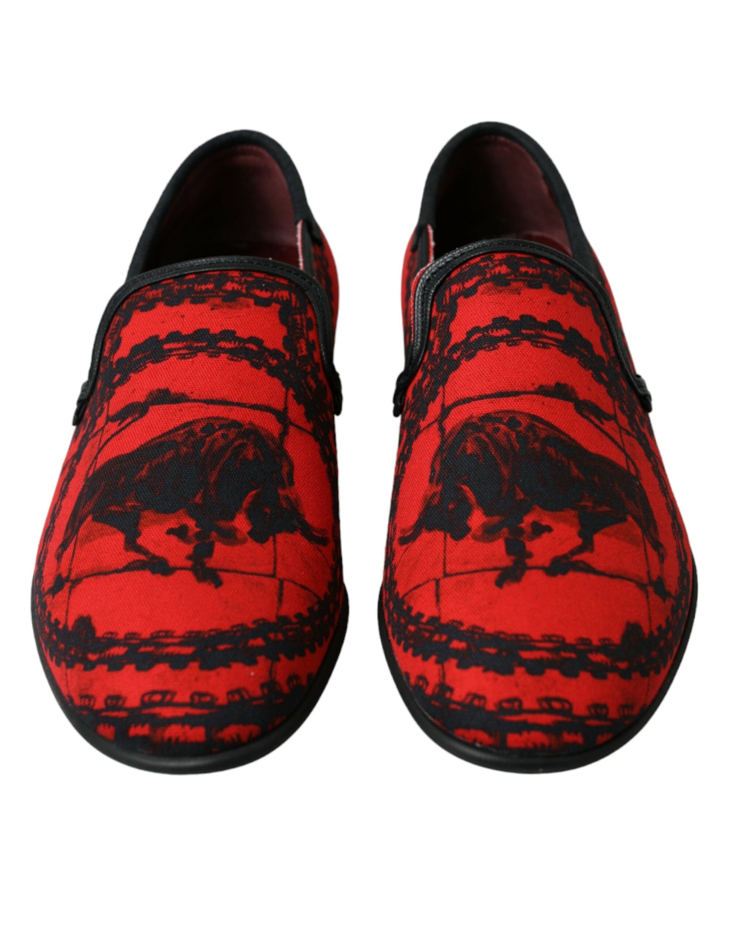 Mocasines de lujo en rojo y negro inspirados en los toreros