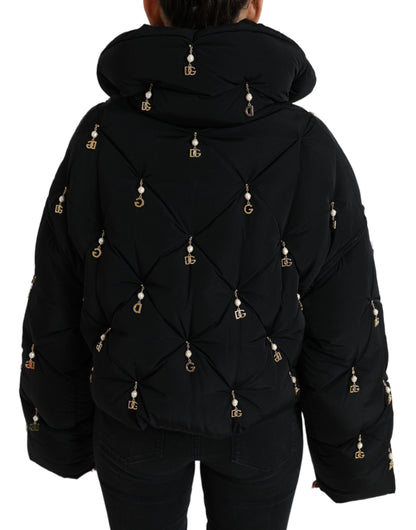 Elegante chaqueta acolchada con adorno de perlas