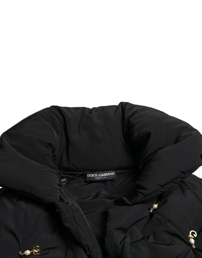 Elegante chaqueta acolchada con adorno de perlas