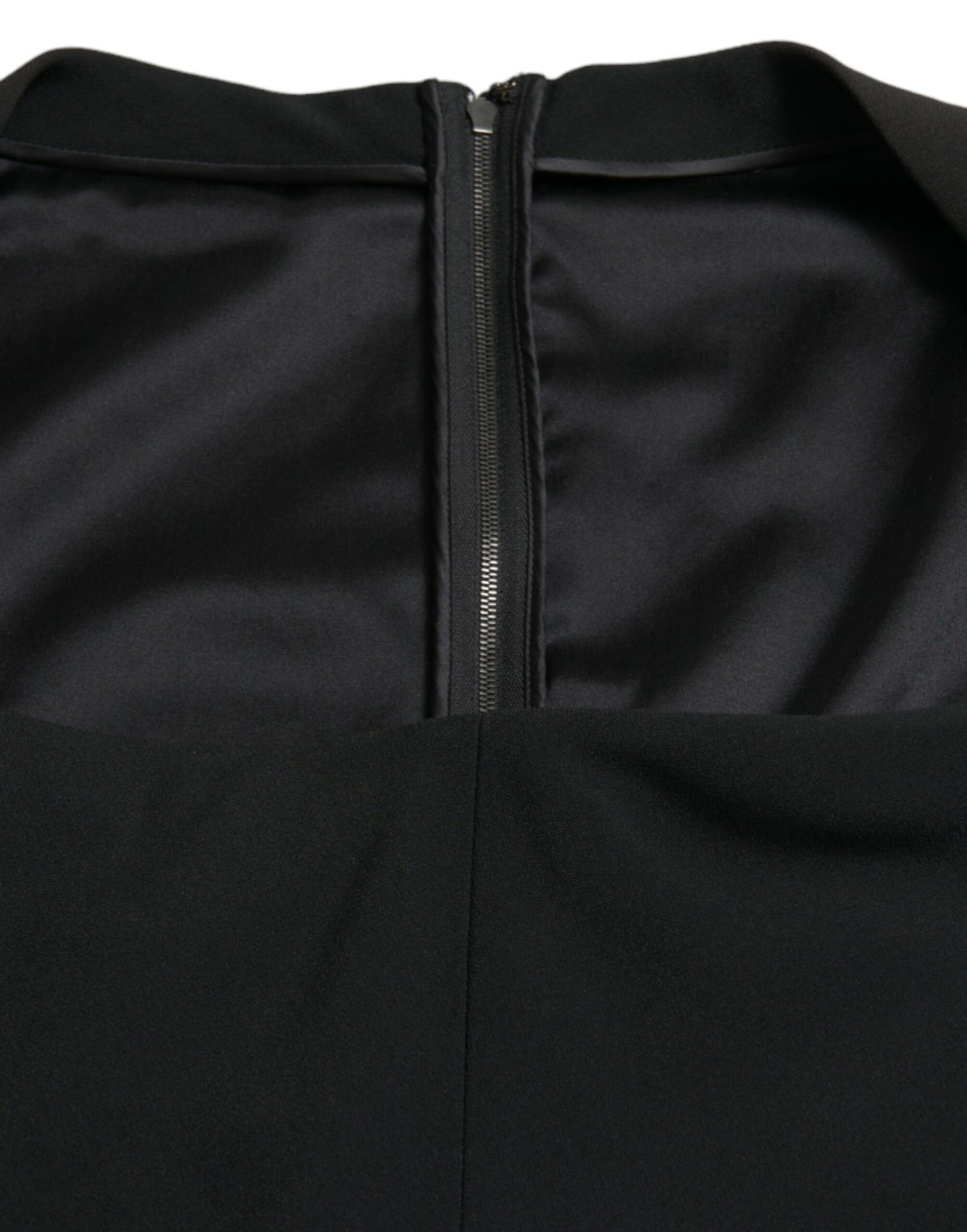 Elegante vestido midi de cady elástico negro