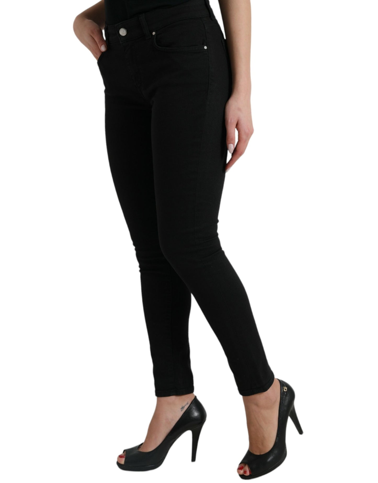 Elegantes jeans negros elásticos de cintura media