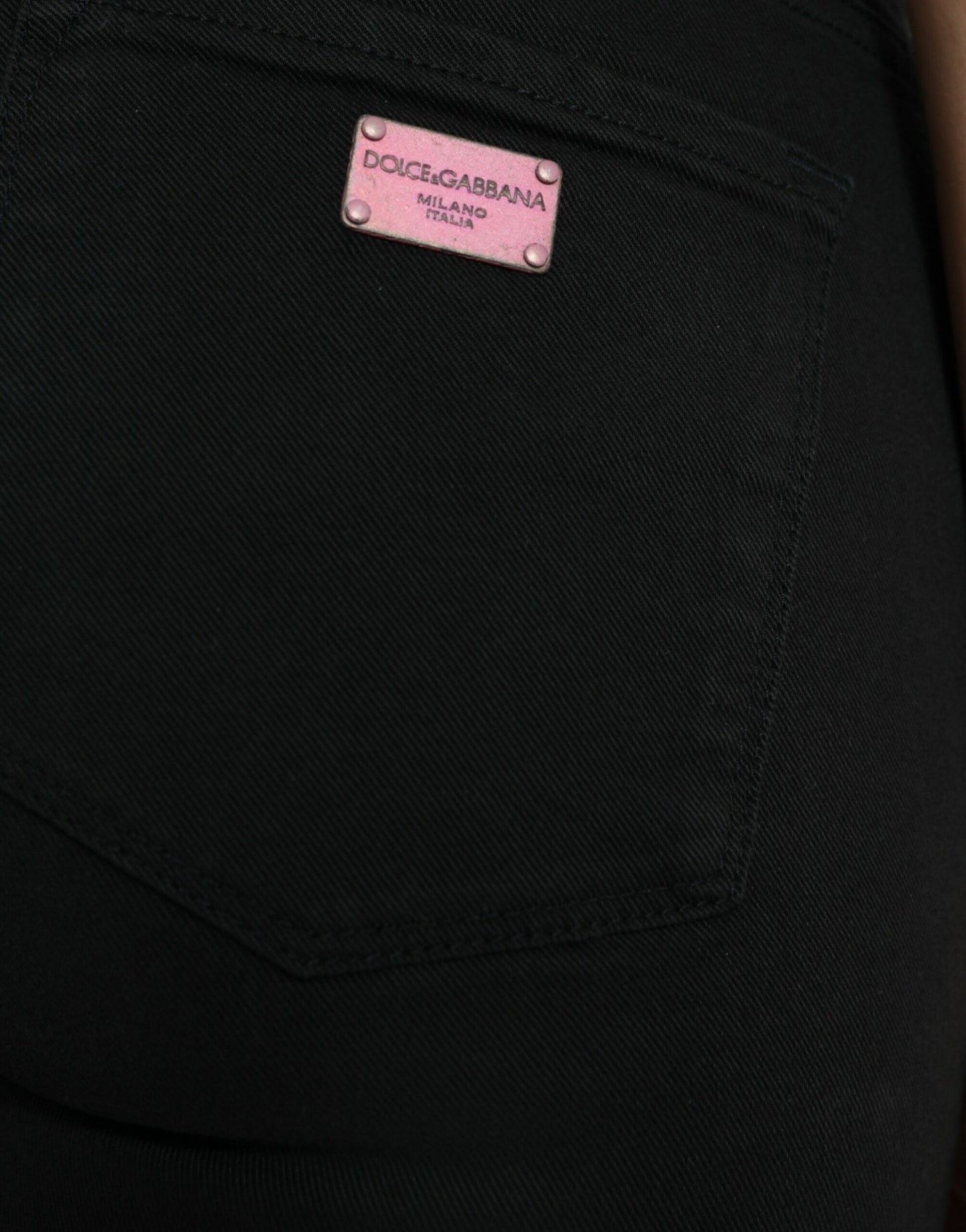 Elegantes jeans negros elásticos de cintura media