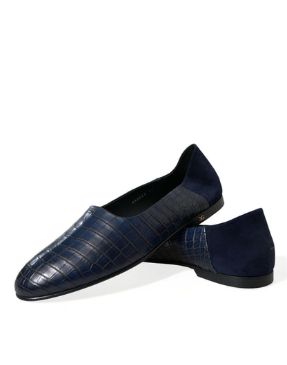 Elegantes mocasines de piel de cocodrilo azul