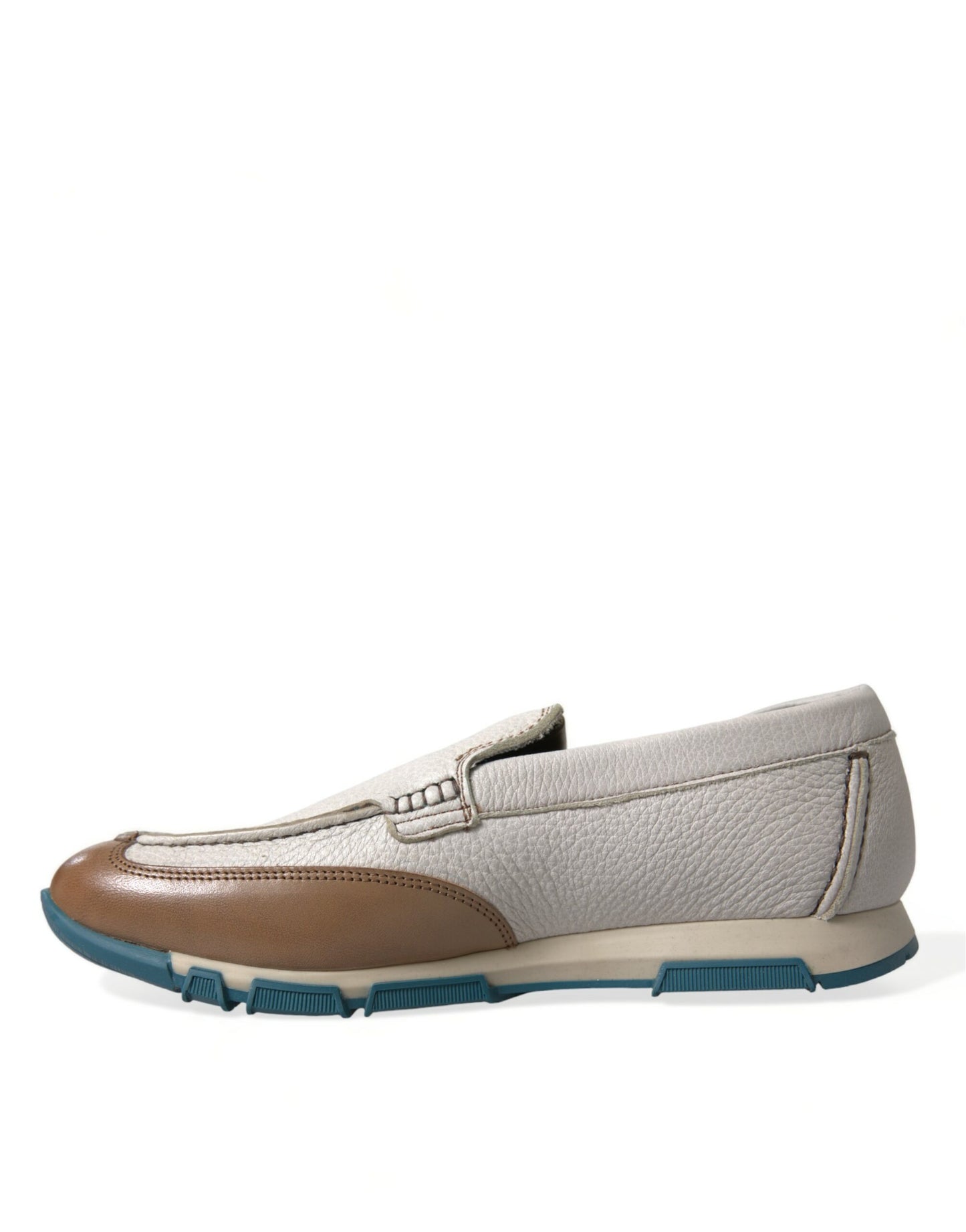 Elegantes mocasines de piel de ciervo blanca