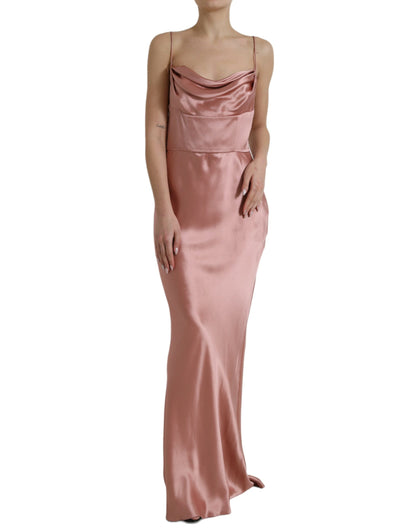 Elegante vestido largo de seda en color rosa